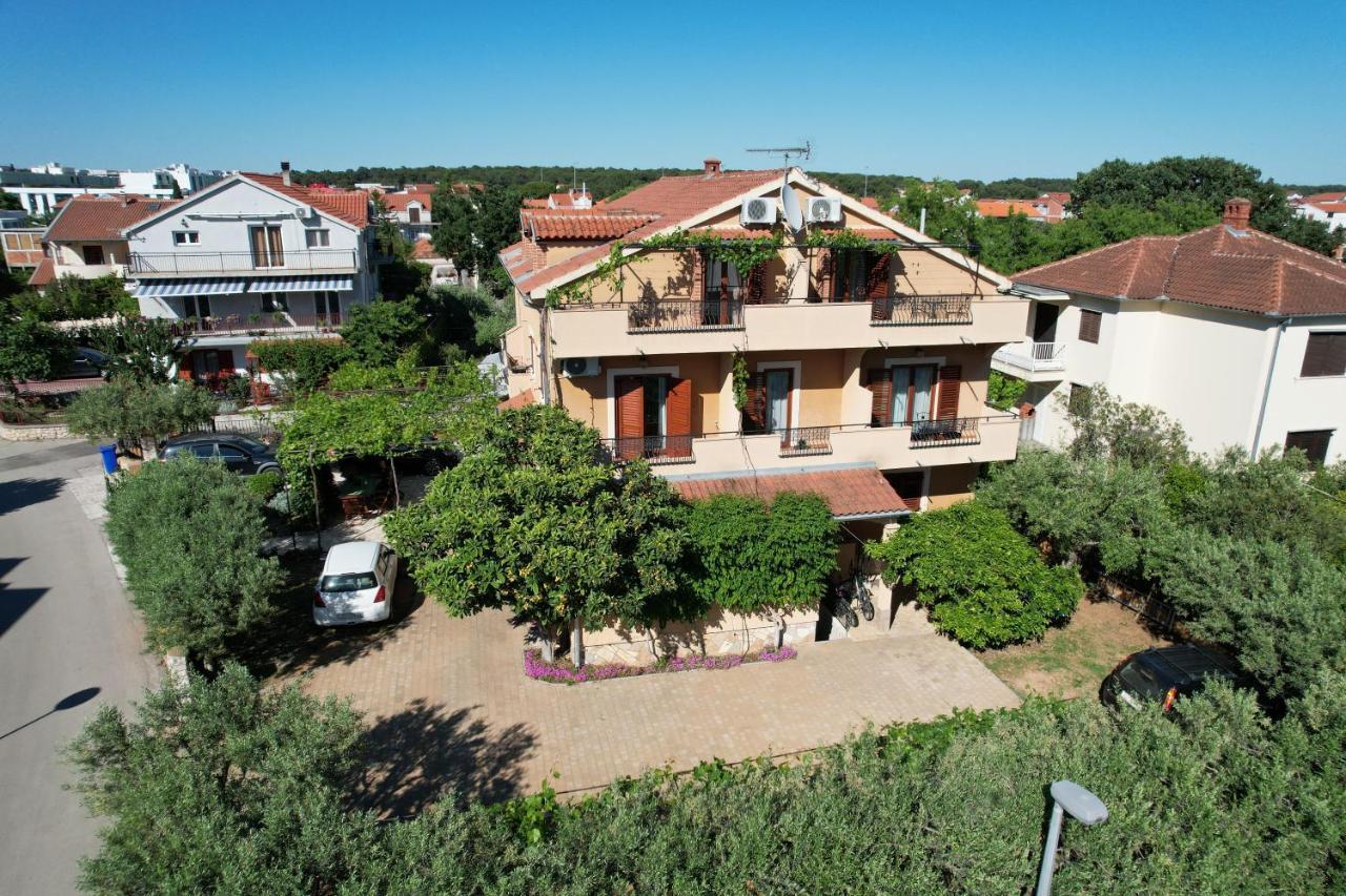 Apartments And Rooms Sinka Biograd Na Moru Extérieur photo