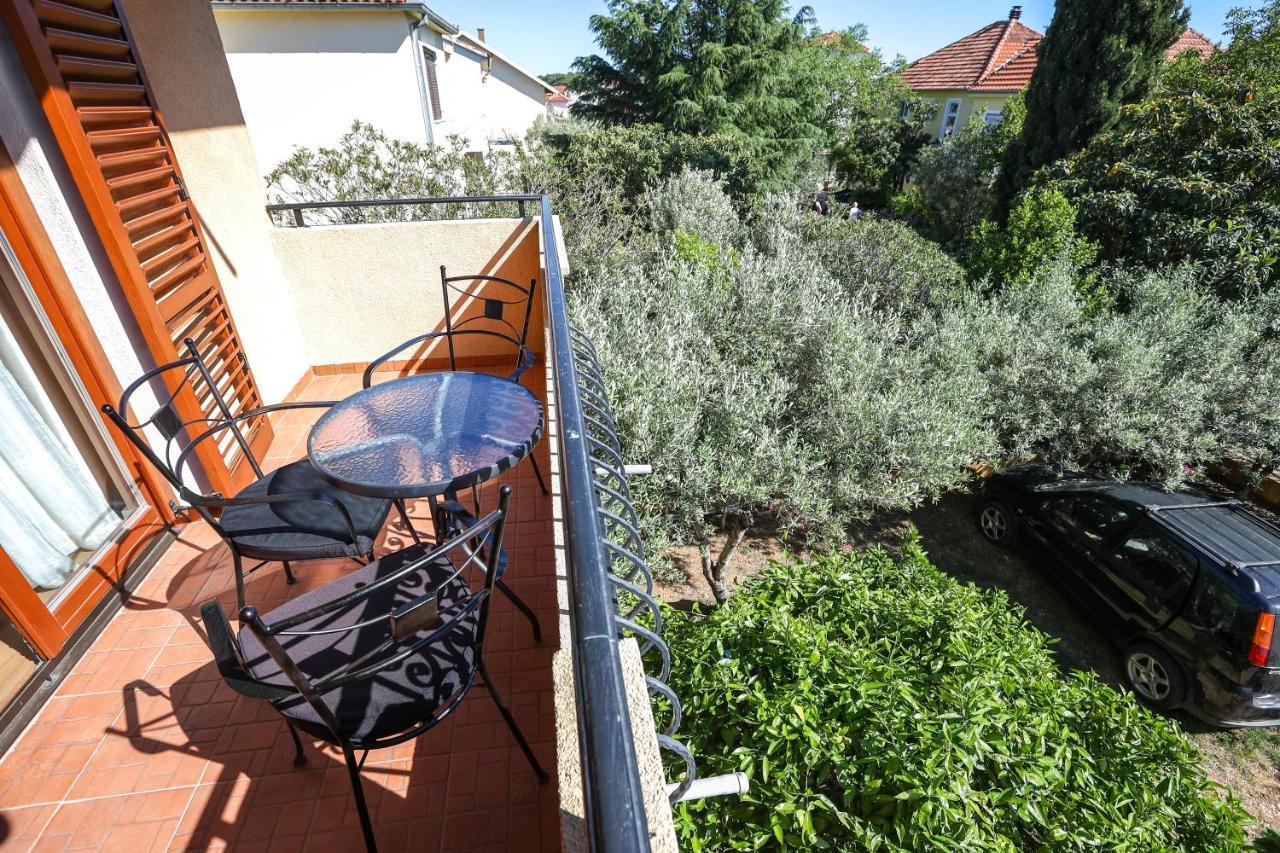 Apartments And Rooms Sinka Biograd Na Moru Extérieur photo