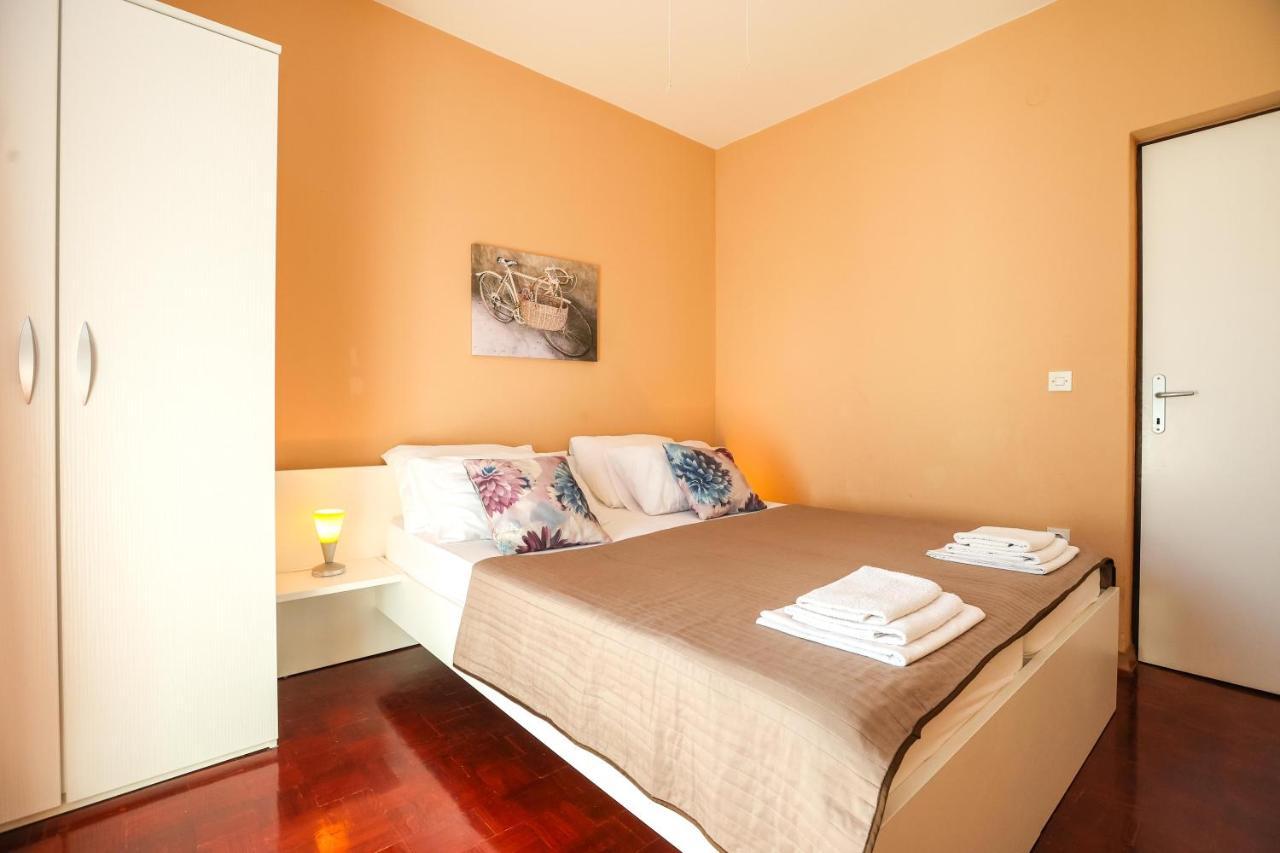 Apartments And Rooms Sinka Biograd Na Moru Extérieur photo
