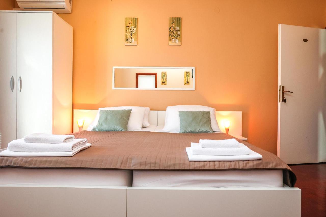 Apartments And Rooms Sinka Biograd Na Moru Extérieur photo
