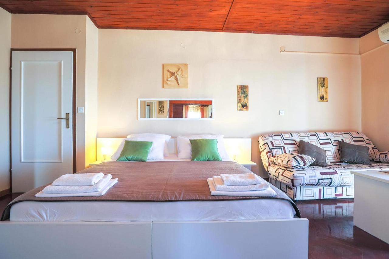 Apartments And Rooms Sinka Biograd Na Moru Extérieur photo