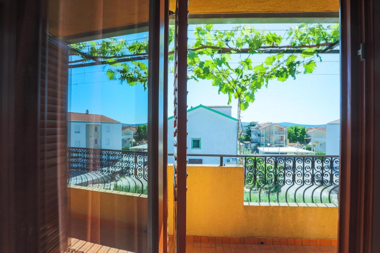 Apartments And Rooms Sinka Biograd Na Moru Extérieur photo