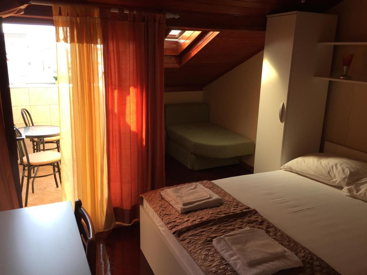Apartments And Rooms Sinka Biograd Na Moru Extérieur photo
